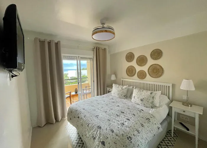 Apartment 2-bed With Sea And Views Near Spain *