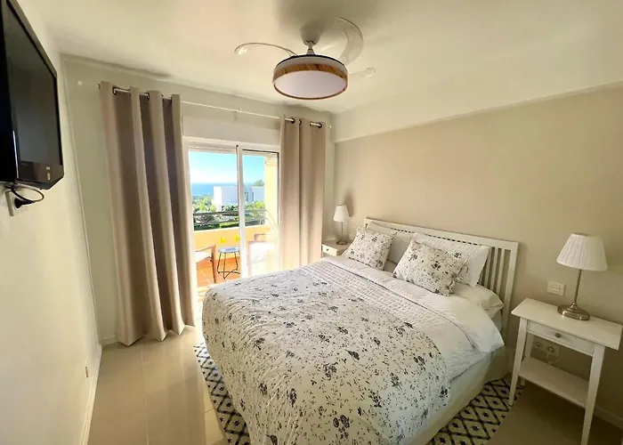 Daire 2-bed With Sea And Views Near Spain *