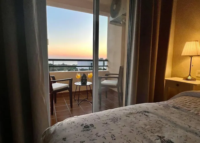 2-bed With Sea And Views Near Spain מארבלה