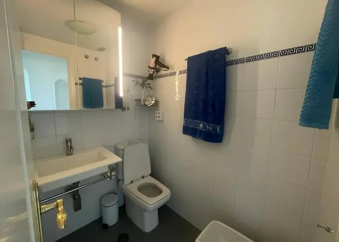 2-bed With Sea And Views Near Spain דירה